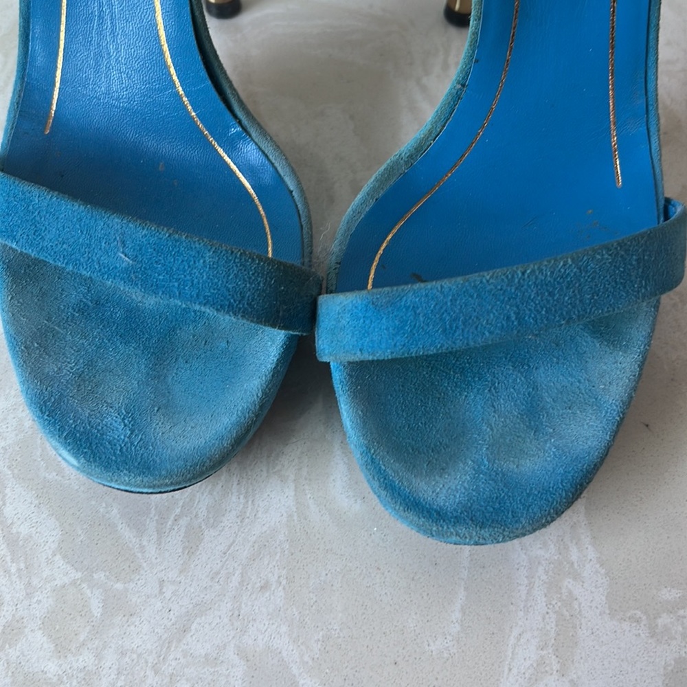 Preloved Gucci heels - Picture 3 of 11